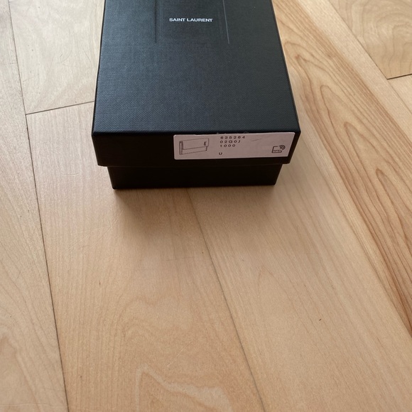 Saint-Laurent - Picture 2 of 3